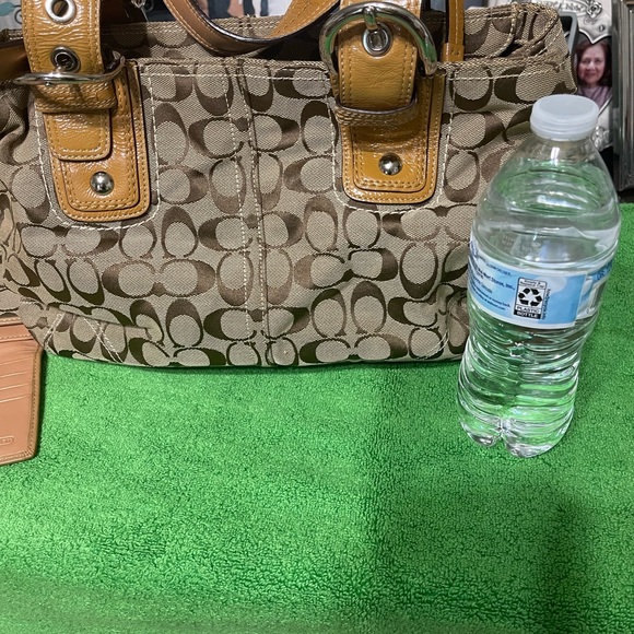 Beautiful  vintage used coach purse plus wallet excellent condition clean - Picture 5 of 11